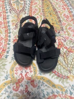 Cat and Jack Black Adjustable Strap Sandals